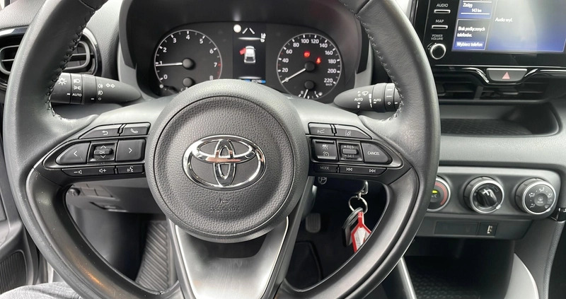Toyota Yaris cena 71900 przebieg: 41240, rok produkcji 2022 z Szczytna małe 254